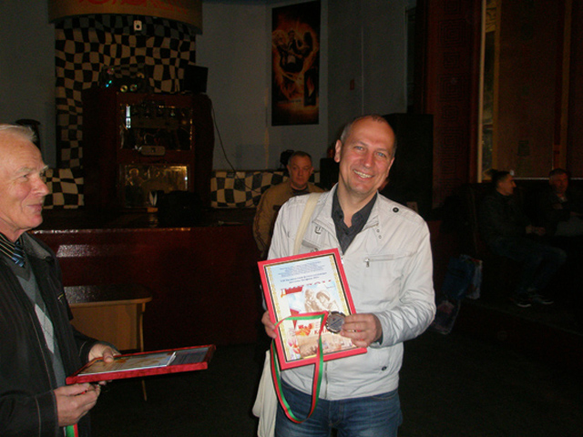 09.jpg