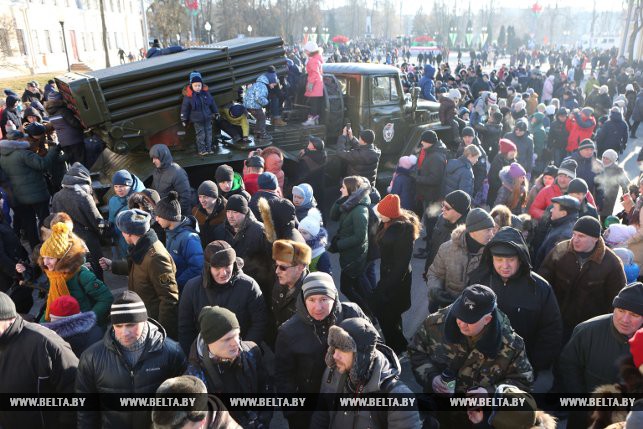 показ техники